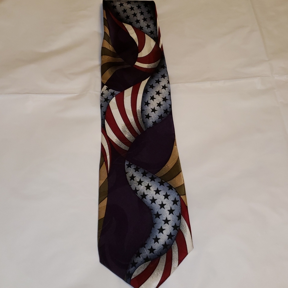 Men's American flag influence